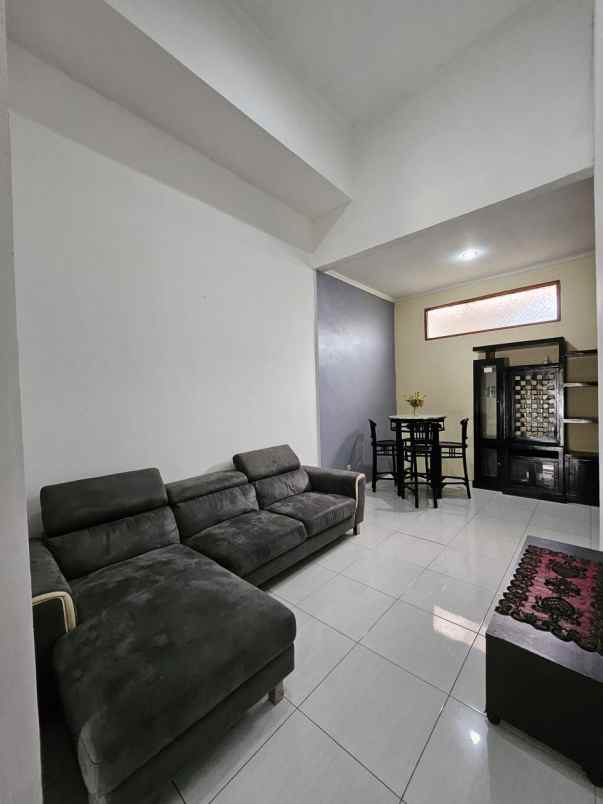 dijual rumah ciganitri