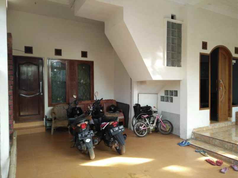 dijual rumah cilame ngamprah