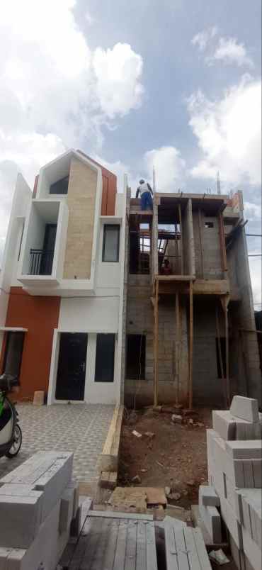dijual rumah cilangkap