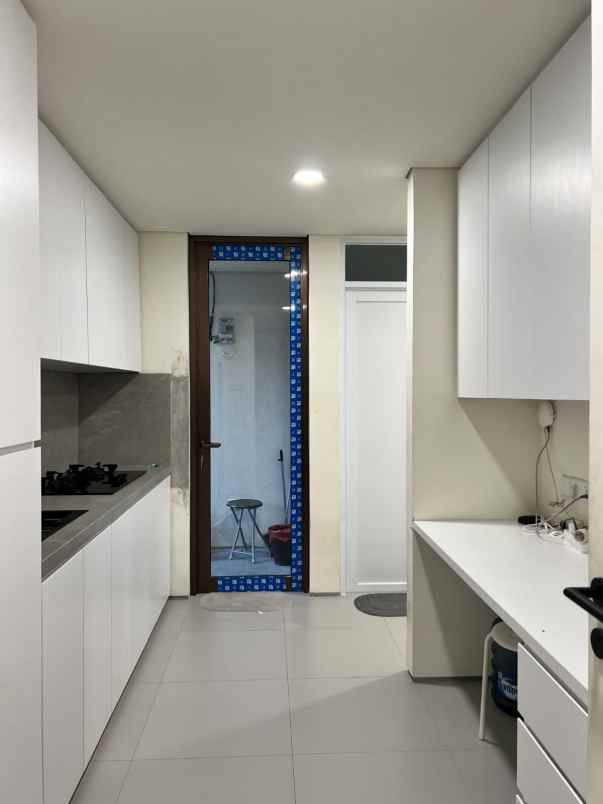 dijual rumah cinere estate depok