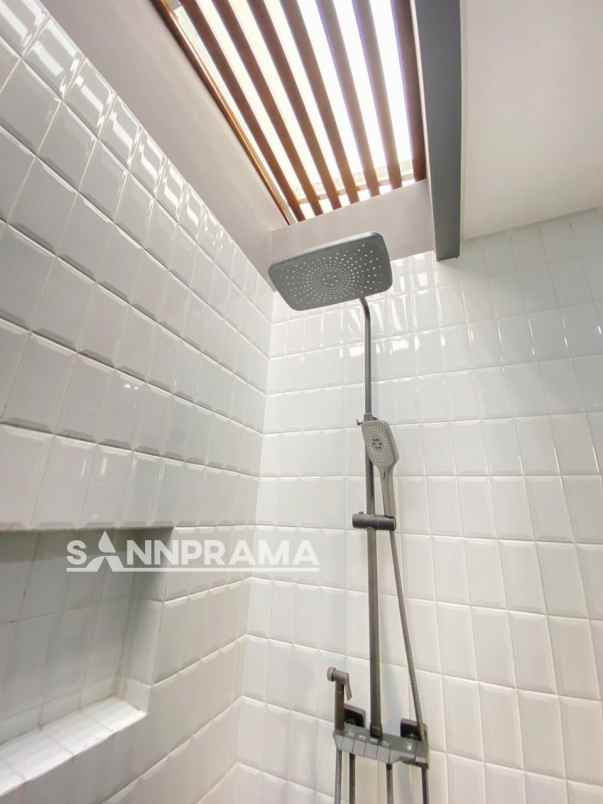 dijual rumah cipedak