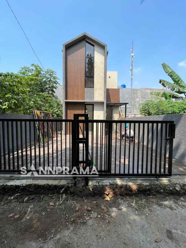 dijual rumah cipedak