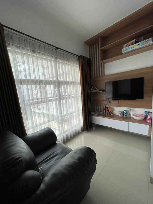 dijual rumah cisaranten kulon