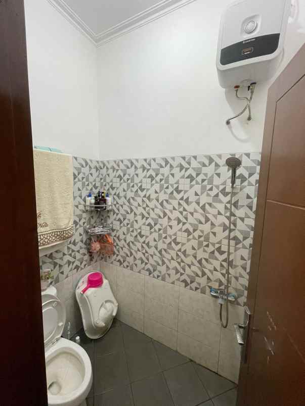 dijual rumah cisaranten kulon