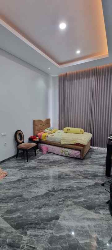 dijual rumah citraland