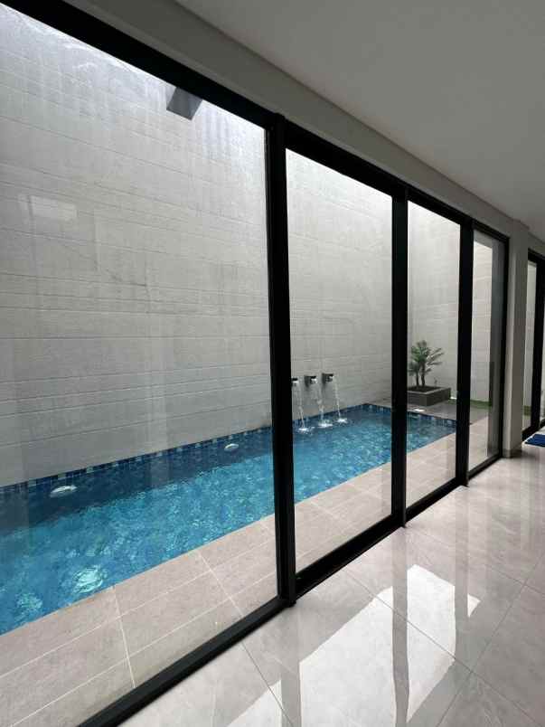 dijual rumah citraland