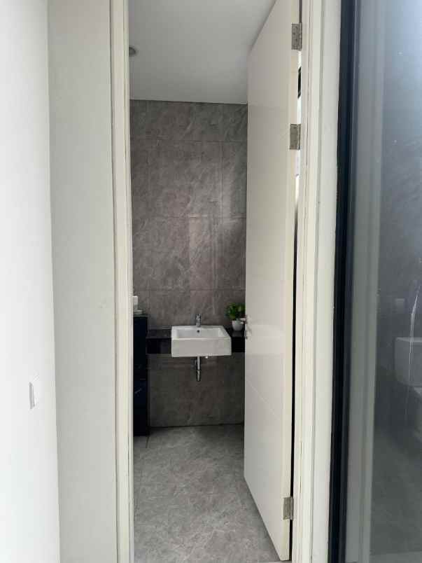 dijual rumah citraland