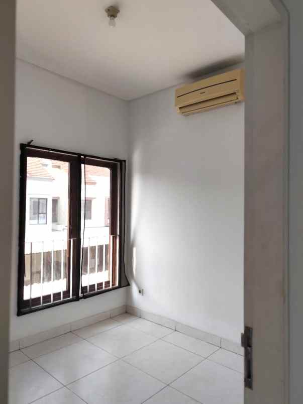 dijual rumah cluster alamanda jgc
