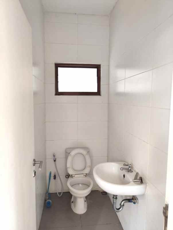 dijual rumah cluster alamanda jgc
