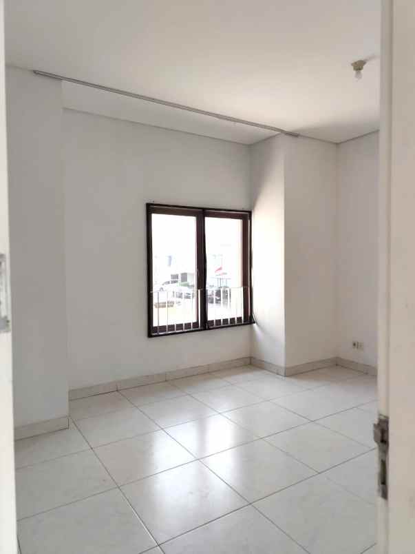 dijual rumah cluster alamanda jgc
