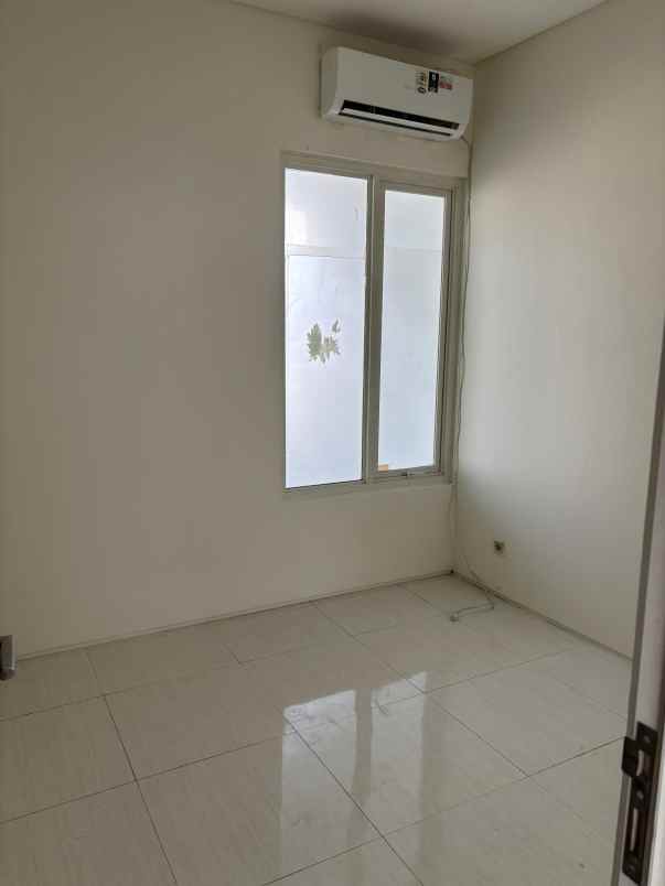 dijual rumah cluster aurora valley bsb