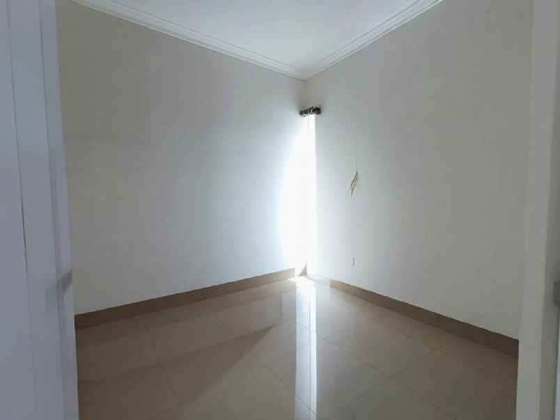 dijual rumah cluster cherryville grand