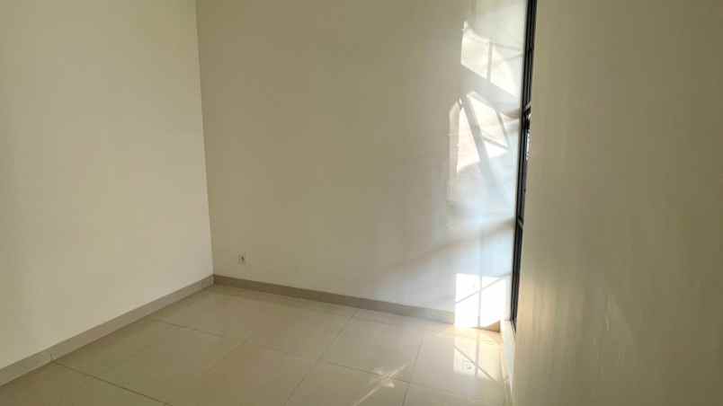 dijual rumah cluster maison de wisteria