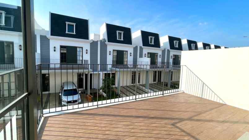 dijual rumah cluster maison de wisteria