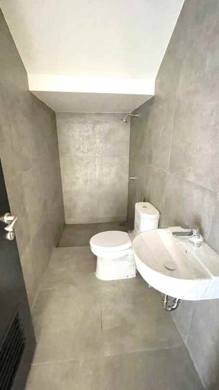 dijual rumah cluster maison de wisteria