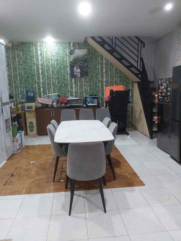 dijual rumah cluster maple summarecon