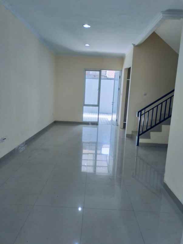 dijual rumah cluster michelia paramount