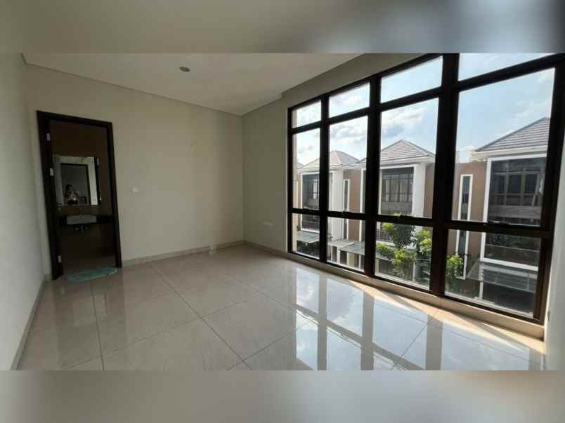 dijual rumah cluster morizen summarecon