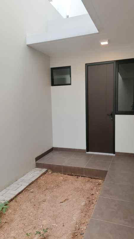 dijual rumah cluster mulberry summareco