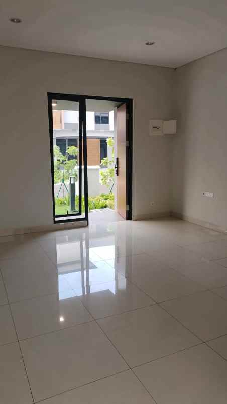 dijual rumah cluster mulberry summareco