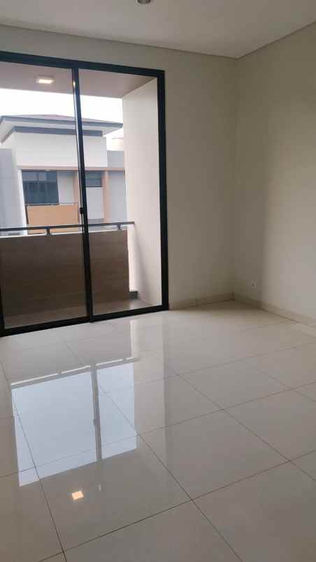 dijual rumah cluster mulberry summareco