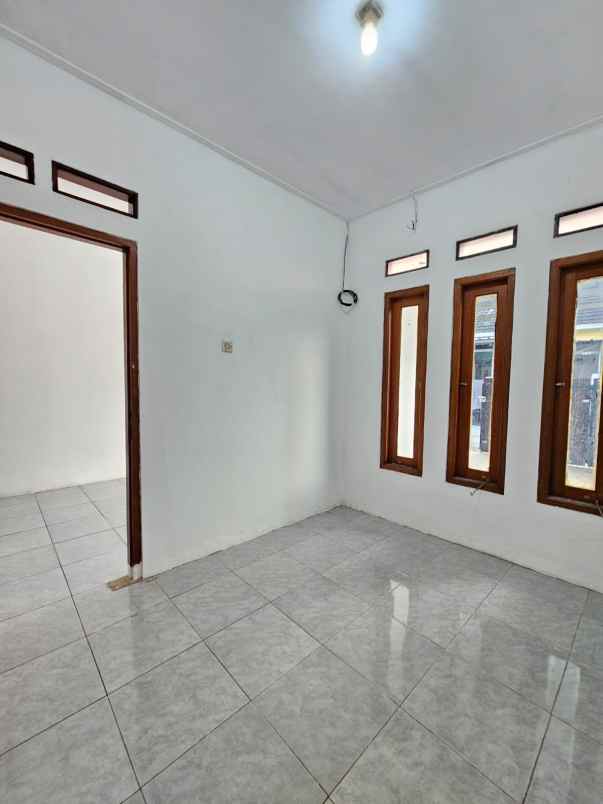 dijual rumah cluster nirwana