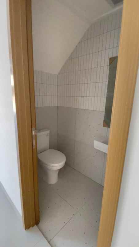 dijual rumah cluster okinawa pik2