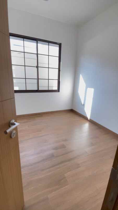 dijual rumah cluster okinawa pik2