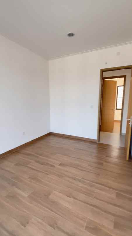 dijual rumah cluster okinawa pik2
