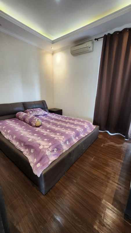 dijual rumah cluster san lorenzo illago
