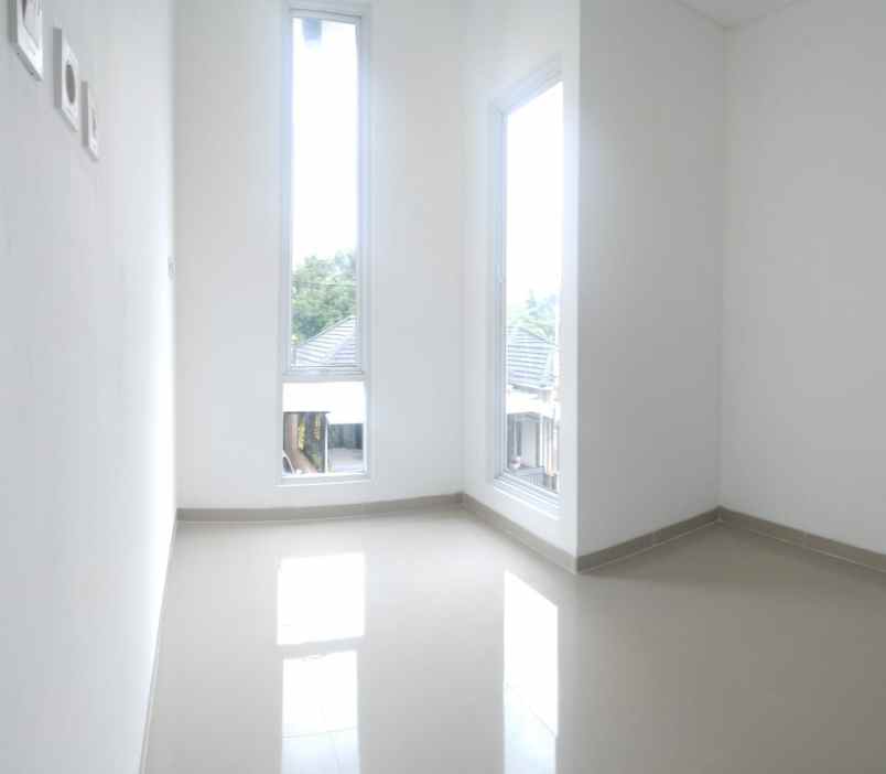 dijual rumah cluster serua indah