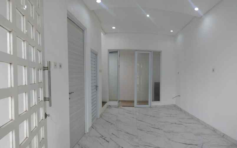 dijual rumah cluster serua indah