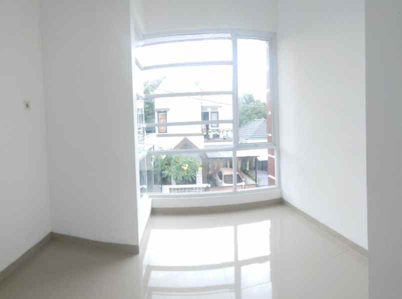 dijual rumah cluster serua indah