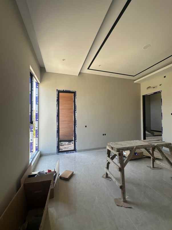 dijual rumah crystal golf