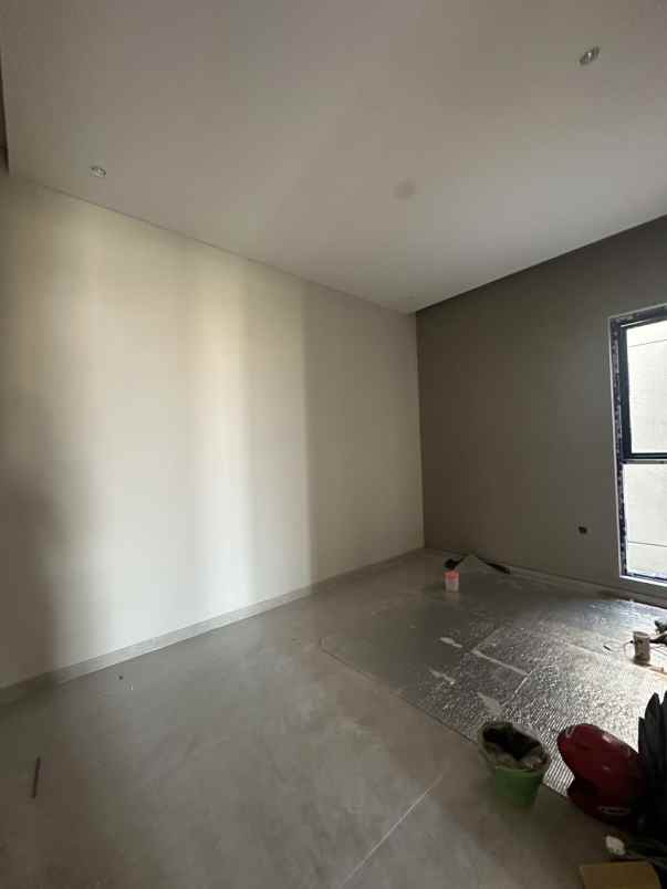 dijual rumah crystal golf