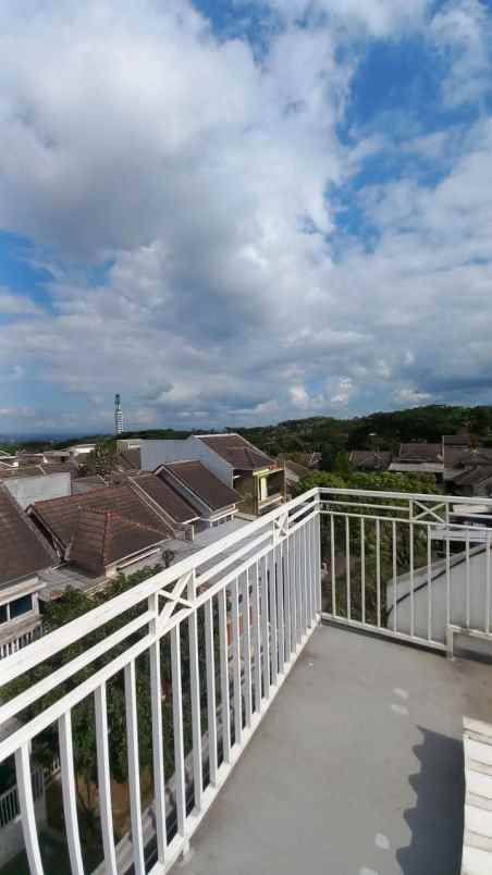 dijual rumah dau