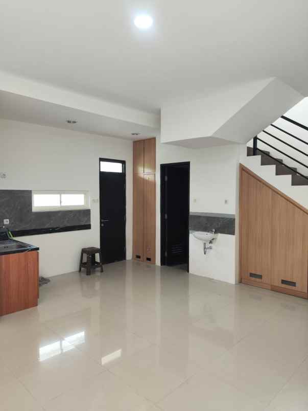 dijual rumah de casa