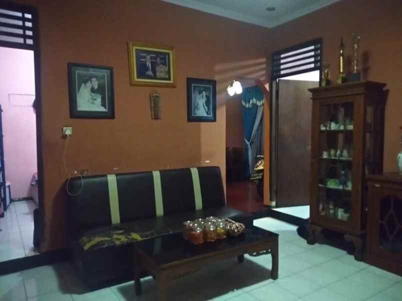 dijual rumah dekat dengan berbagai fasilitas umum