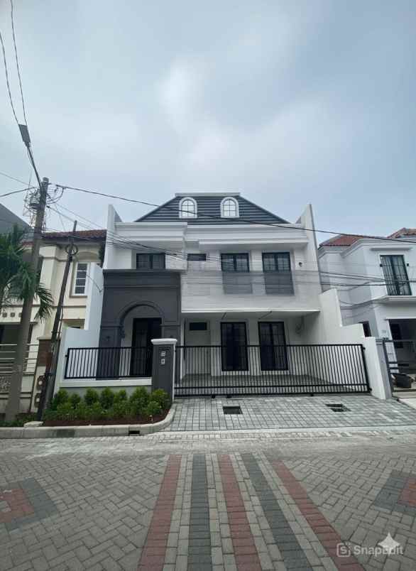 dijual rumah dharmahusada