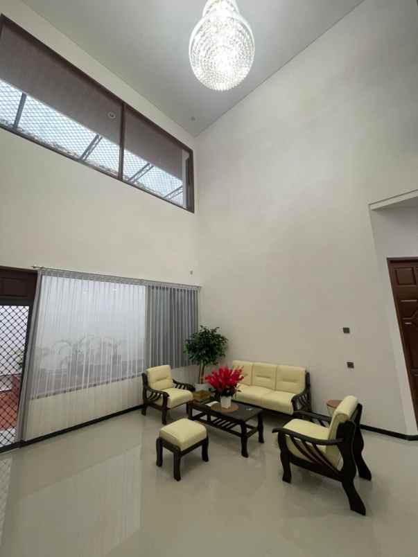 dijual rumah dharmahusada