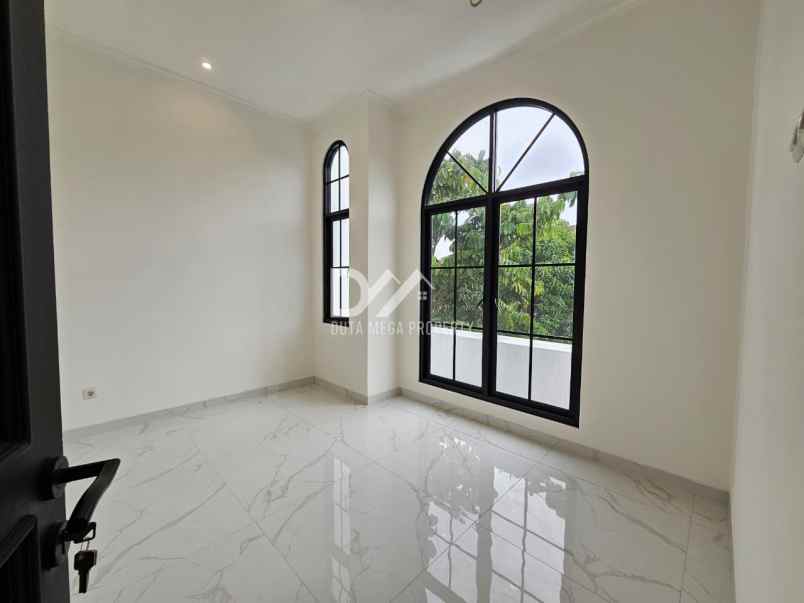 dijual rumah di bintaro jaya
