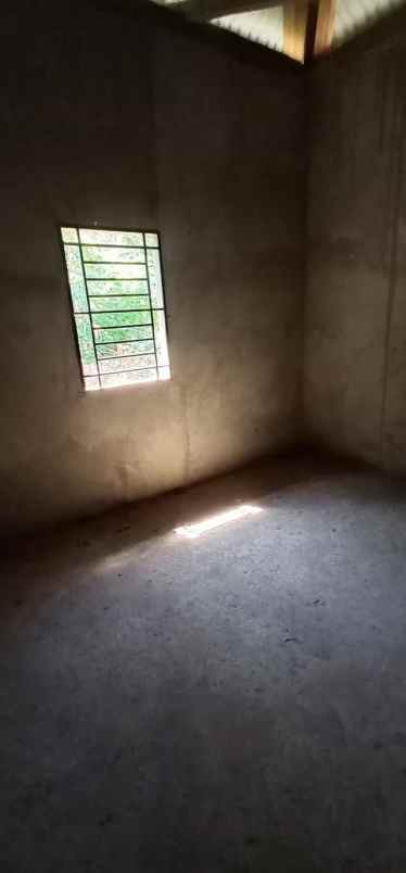 dijual rumah di desa tunduno jalan poros boro2 konsel