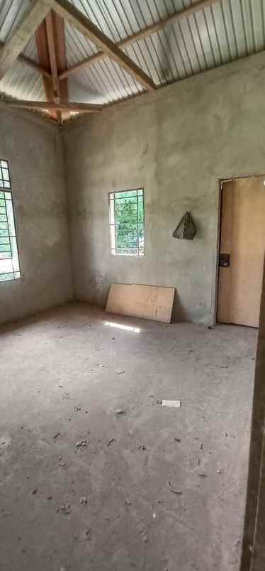 dijual rumah di desa tunduno jalan poros boro2 konsel