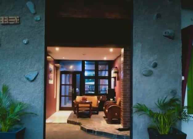 dijual rumah di elang raya sambiroto semarang