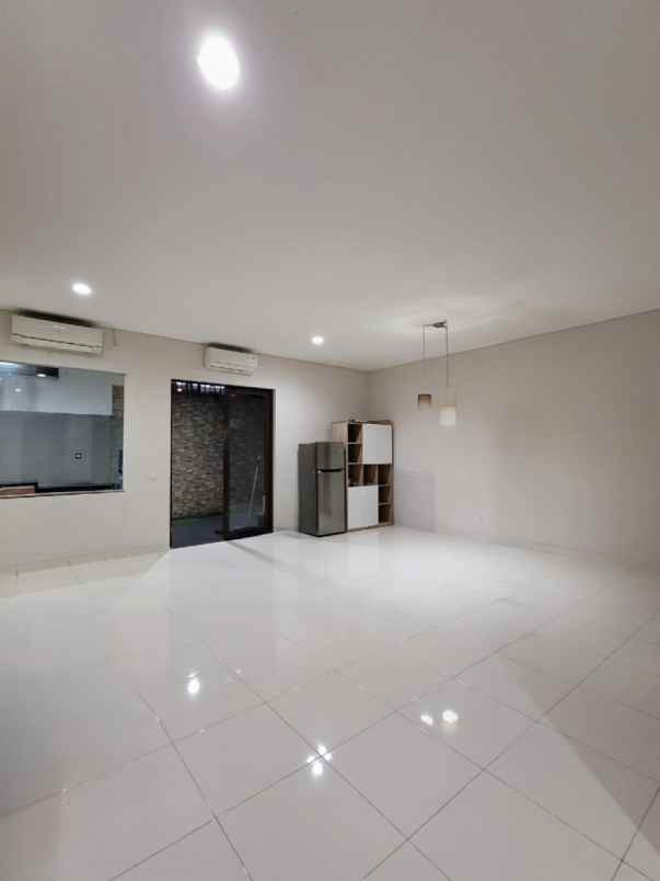 dijual rumah di foresta foglio bsd