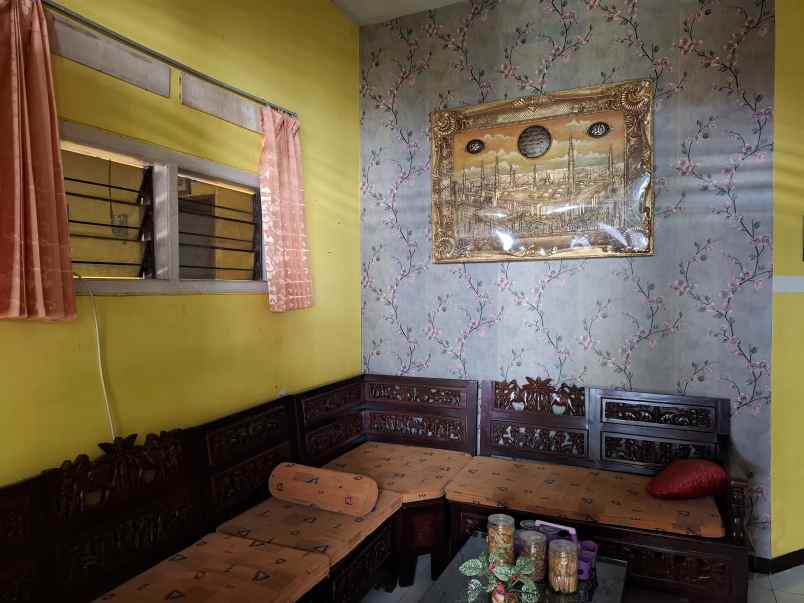 dijual rumah di kelurahan gebang jl kaca piring jember