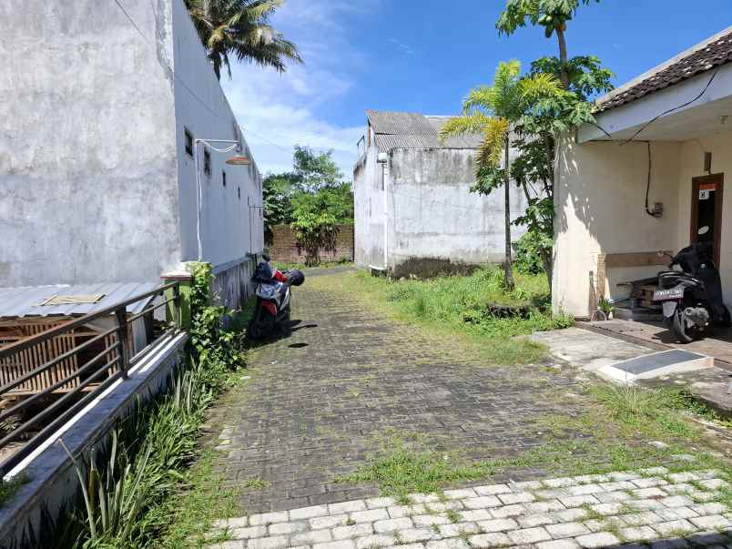 dijual rumah di kelurahan gebang jl kaca piring jember