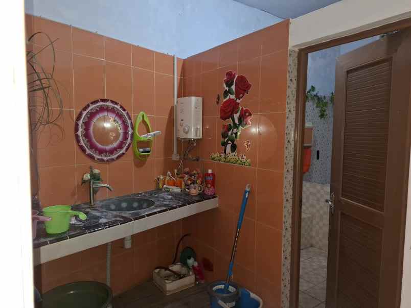 dijual rumah di kelurahan gebang jl kaca piring jember