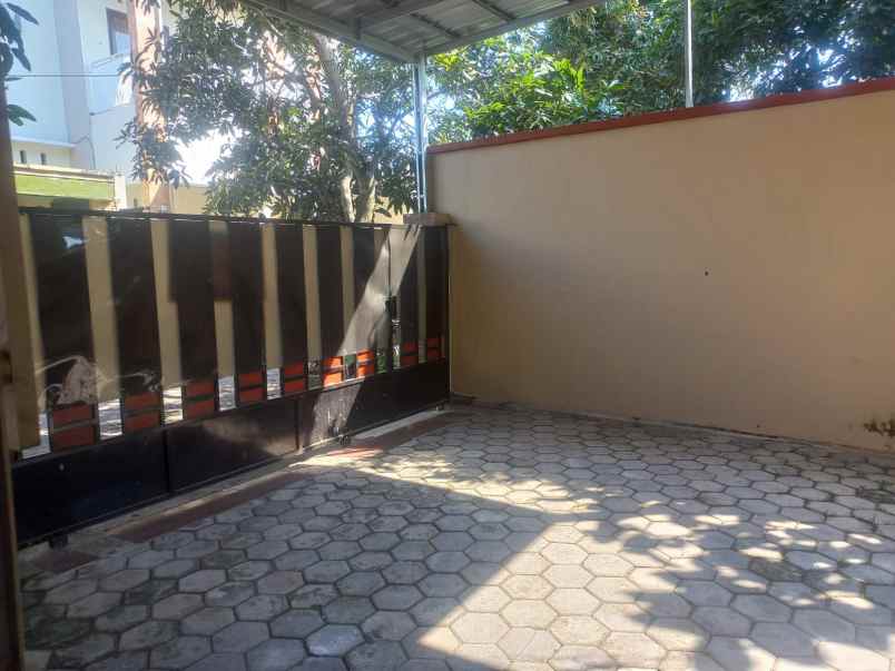 dijual rumah di lokasi strategis dekat uin khas jember