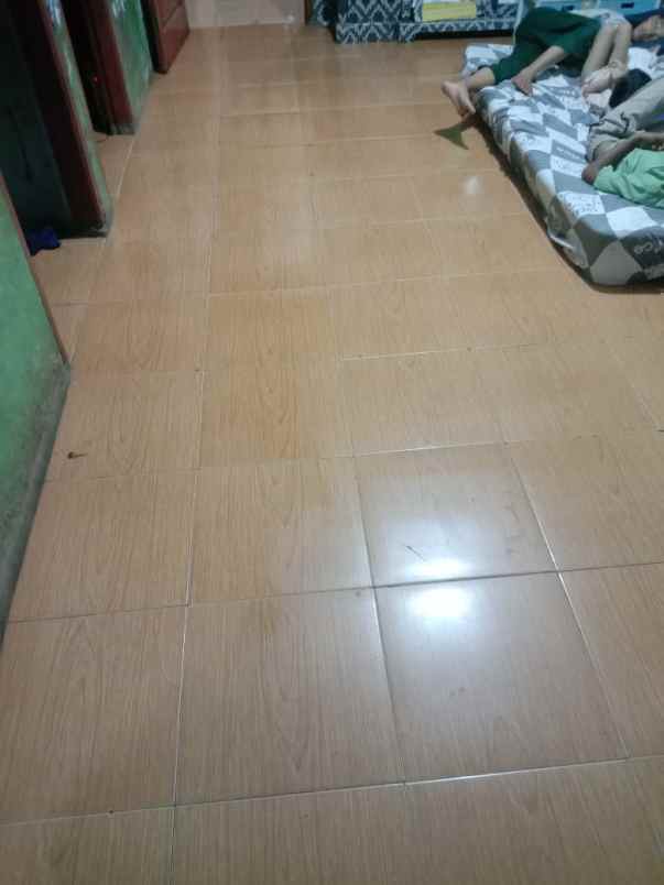 dijual rumah di megaregency blok h 10 no 8